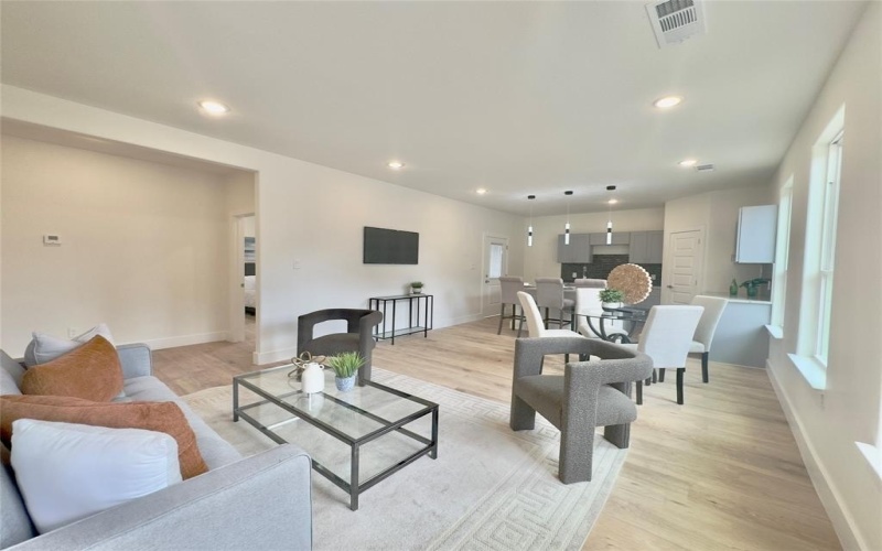 3801 Carpenter Avenue, Dallas, TX 75210, 4 Bedrooms Bedrooms, ,2 BathroomsBathrooms,Residential,For Sale,3801 Carpenter Avenue,20939952