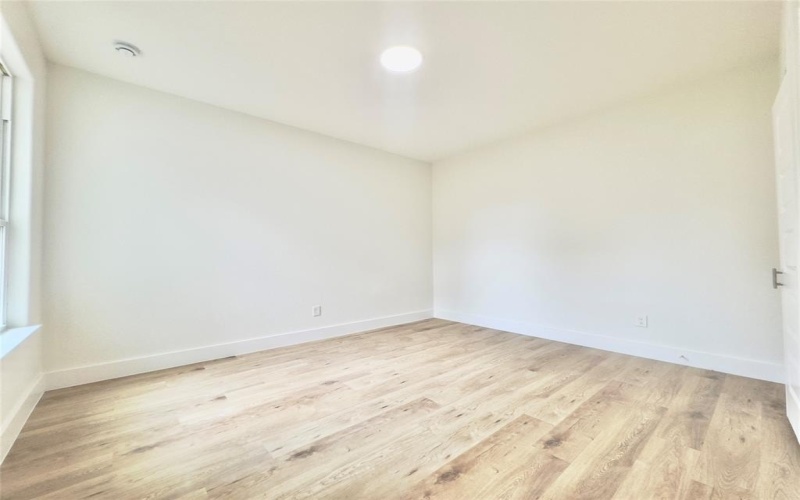 3801 Carpenter Avenue, Dallas, TX 75210, 4 Bedrooms Bedrooms, ,2 BathroomsBathrooms,Residential,For Sale,3801 Carpenter Avenue,20939952