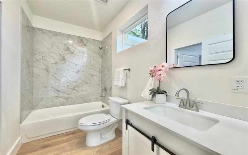 3801 Carpenter Avenue, Dallas, TX 75210, 4 Bedrooms Bedrooms, ,2 BathroomsBathrooms,Residential,For Sale,3801 Carpenter Avenue,20939952