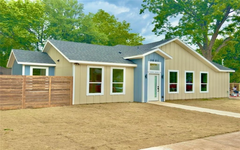 3801 Carpenter Avenue, Dallas, TX 75210, 4 Bedrooms Bedrooms, ,2 BathroomsBathrooms,Residential,For Sale,3801 Carpenter Avenue,20939952
