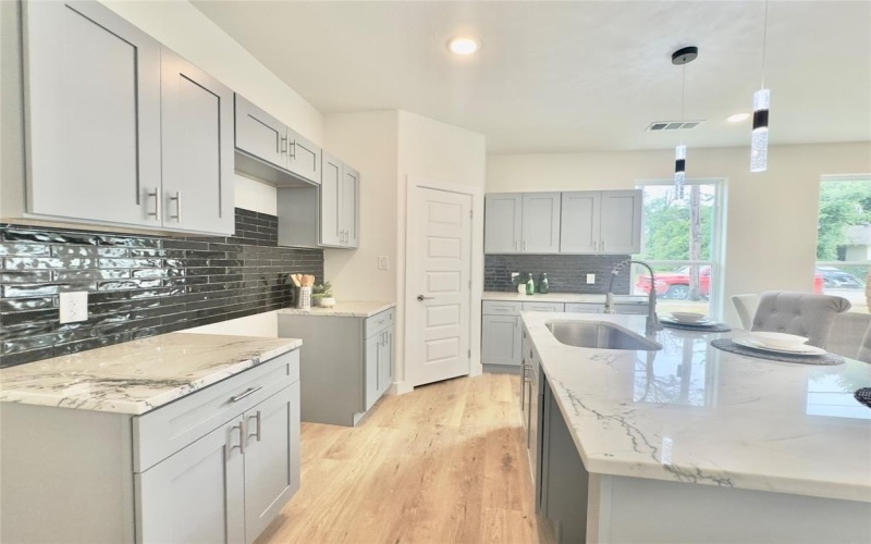 3801 Carpenter Avenue, Dallas, TX 75210, 4 Bedrooms Bedrooms, ,2 BathroomsBathrooms,Residential,For Sale,3801 Carpenter Avenue,20939952