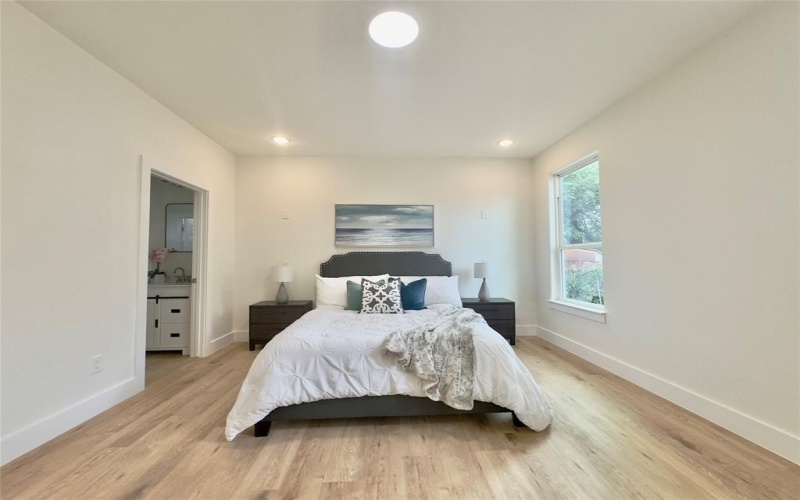 3801 Carpenter Avenue, Dallas, TX 75210, 4 Bedrooms Bedrooms, ,2 BathroomsBathrooms,Residential,For Sale,3801 Carpenter Avenue,20939952
