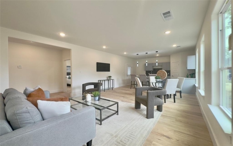 3801 Carpenter Avenue, Dallas, TX 75210, 4 Bedrooms Bedrooms, ,2 BathroomsBathrooms,Residential,For Sale,3801 Carpenter Avenue,20939952