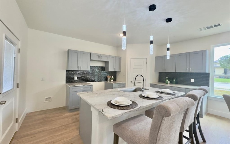 3801 Carpenter Avenue, Dallas, TX 75210, 4 Bedrooms Bedrooms, ,2 BathroomsBathrooms,Residential,For Sale,3801 Carpenter Avenue,20939952