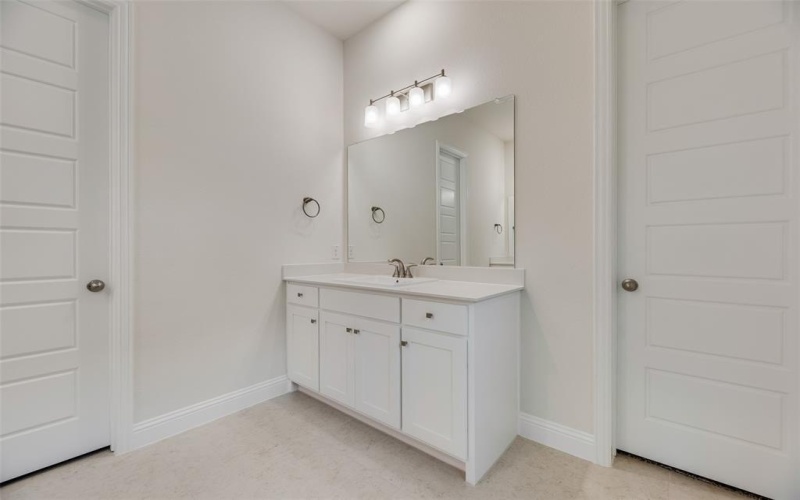 7104 Manhattan Drive, Rowlett, TX 75088, 5 Bedrooms Bedrooms, ,5 BathroomsBathrooms,Residential,For Sale,7104 Manhattan Drive,20939969