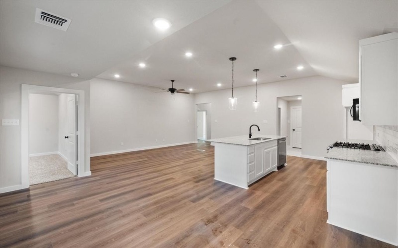 107 Eureka Street, Weatherford, TX 76086, 3 Habitaciones Habitaciones , ,2 BañosBaños,Residential,En Venta,107 Eureka Street,20939980