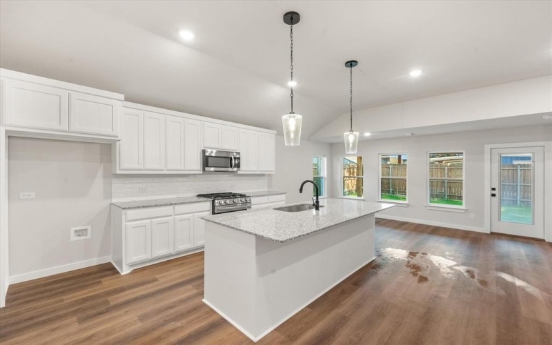 107 Eureka Street, Weatherford, TX 76086, 3 Habitaciones Habitaciones , ,2 BañosBaños,Residential,En Venta,107 Eureka Street,20939980