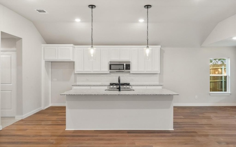 107 Eureka Street, Weatherford, TX 76086, 3 Habitaciones Habitaciones , ,2 BañosBaños,Residential,En Venta,107 Eureka Street,20939980