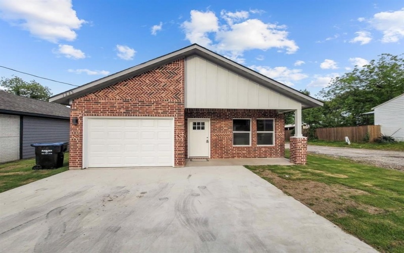 1225 Wesley Street, Greenville, TX 75401, 3 Bedrooms Bedrooms, ,2 BathroomsBathrooms,Residential,For Sale,1225 Wesley Street,20940095