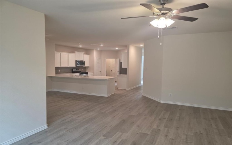 6973 COTHRUM Lane, Garland, TX 75043, 4 Bedrooms Bedrooms, ,3 BathroomsBathrooms,Residential Lease,For Rent,6973 COTHRUM Lane,20940200