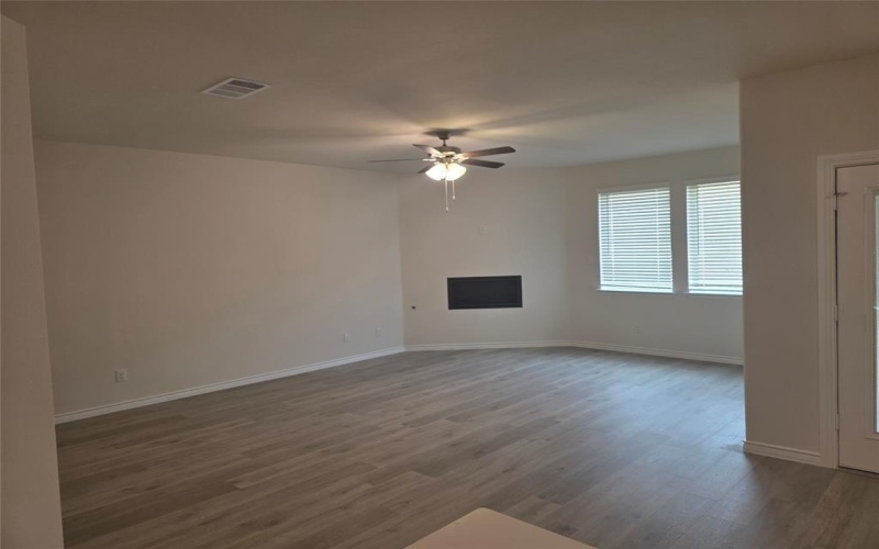 6973 COTHRUM Lane, Garland, TX 75043, 4 Bedrooms Bedrooms, ,3 BathroomsBathrooms,Residential Lease,For Rent,6973 COTHRUM Lane,20940200