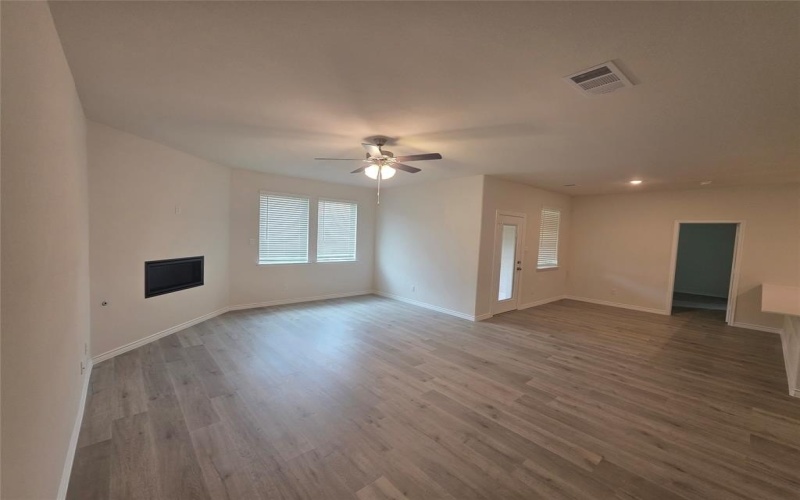 6973 COTHRUM Lane, Garland, TX 75043, 4 Bedrooms Bedrooms, ,3 BathroomsBathrooms,Residential Lease,For Rent,6973 COTHRUM Lane,20940200