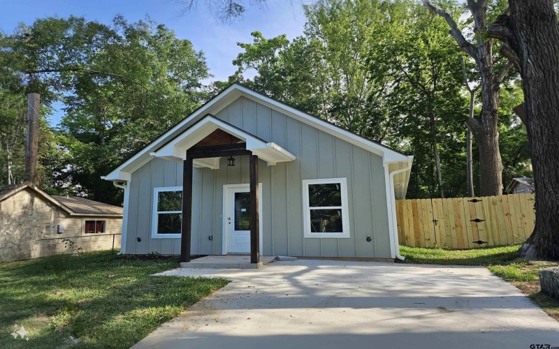 304 Cottonwood, Overton, TX 75684, 2 Bedrooms Bedrooms, ,2 BathroomsBathrooms,Residential,For Sale,304 Cottonwood,25007540