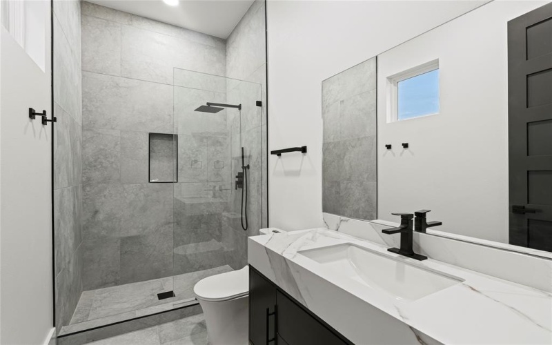 2964 Pinehurst, Grand Prairie, TX 75104, 5 Habitaciones Habitaciones , ,6 BañosBaños,Residential,En Venta,2964 Pinehurst,20940339