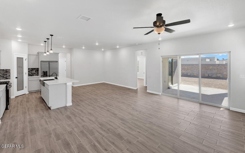 980 Aqueduct Avenue, El Paso, TX 79932, 4 Bedrooms Bedrooms, ,3 BathroomsBathrooms,Residential,For Sale,980 Aqueduct Avenue,912194