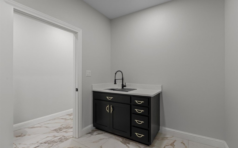 926 N Navajo Ave, Odessa, TX 79763, 4 Bedrooms Bedrooms, ,5 BathroomsBathrooms,Residential,For Sale,926 N Navajo Ave,160288