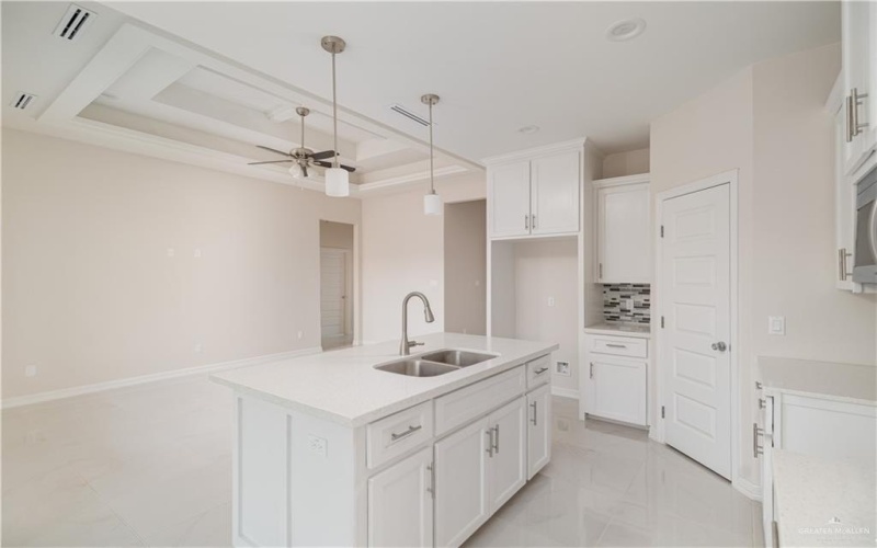 3216 E Alexa Street, Edinburg, TX 78542, 3 Bedrooms Bedrooms, ,2 BathroomsBathrooms,Residential,For Sale,3216 E Alexa Street,471701