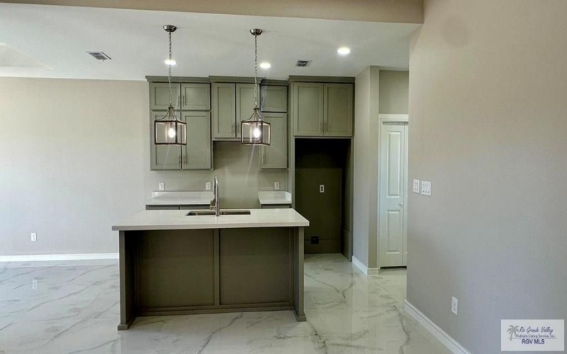 2817 ARI DR, BROWNSVILLE, TX 78526, 3 Bedrooms Bedrooms, ,2 BathroomsBathrooms,Residential,For Sale,2817 ARI DR,29762516