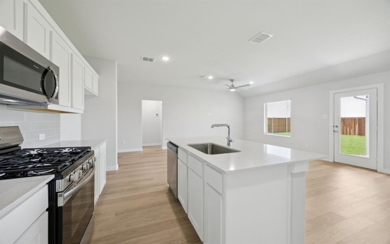 240 Lockhart Street, Greenville, TX 75402, 3 Habitaciones Habitaciones , ,2 BañosBaños,Residential,En Venta,240 Lockhart Street,20940874