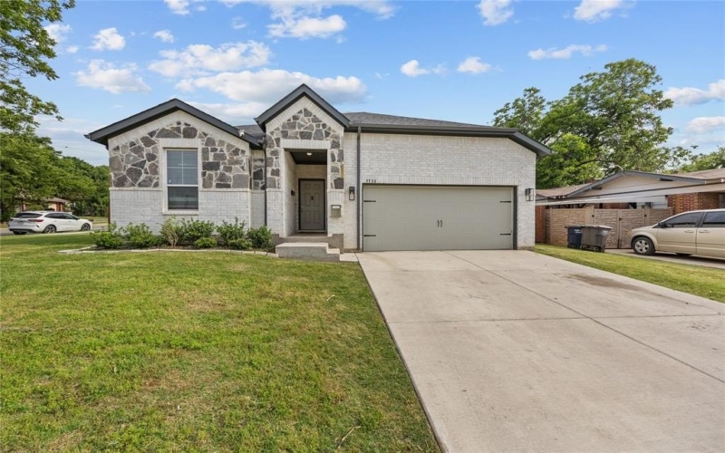 3732 Avenue J, Fort Worth, TX 76105, 3 Bedrooms Bedrooms, ,2 BathroomsBathrooms,Residential,For Sale,3732 Avenue J,20941659
