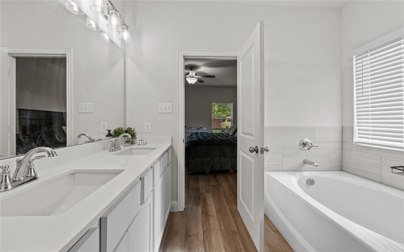3732 Avenue J, Fort Worth, TX 76105, 3 Bedrooms Bedrooms, ,2 BathroomsBathrooms,Residential,For Sale,3732 Avenue J,20941659