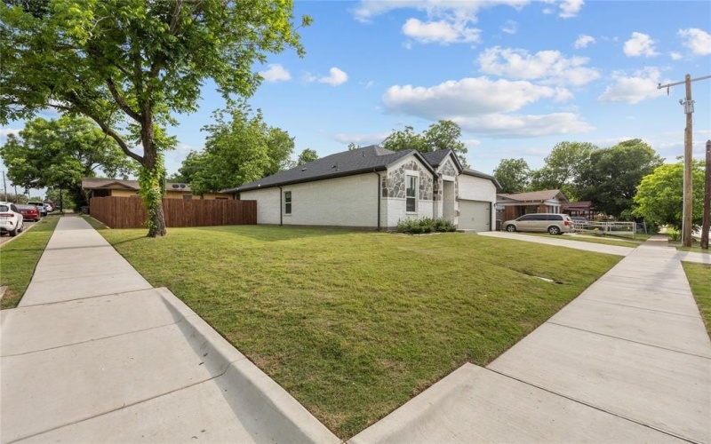 3732 Avenue J, Fort Worth, TX 76105, 3 Bedrooms Bedrooms, ,2 BathroomsBathrooms,Residential,For Sale,3732 Avenue J,20941659