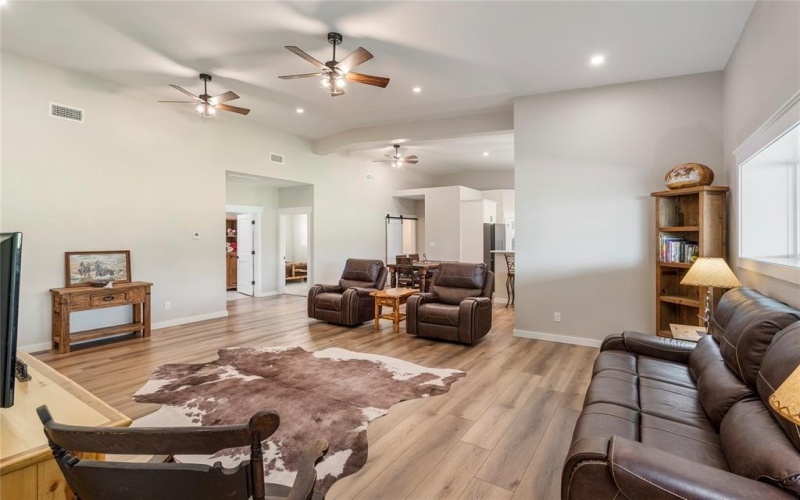 303 Lcr 626, Groesbeck, TX 76642, 4 Bedrooms Bedrooms, ,2 BathroomsBathrooms,Residential,For Sale,303 Lcr 626,20941765