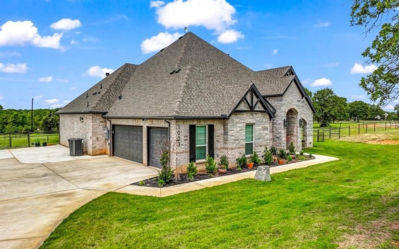 1023 Arbor Hills Court, Poolville, TX 76487, 4 Bedrooms Bedrooms, ,3 BathroomsBathrooms,Residential,For Sale,1023 Arbor Hills Court,20939412