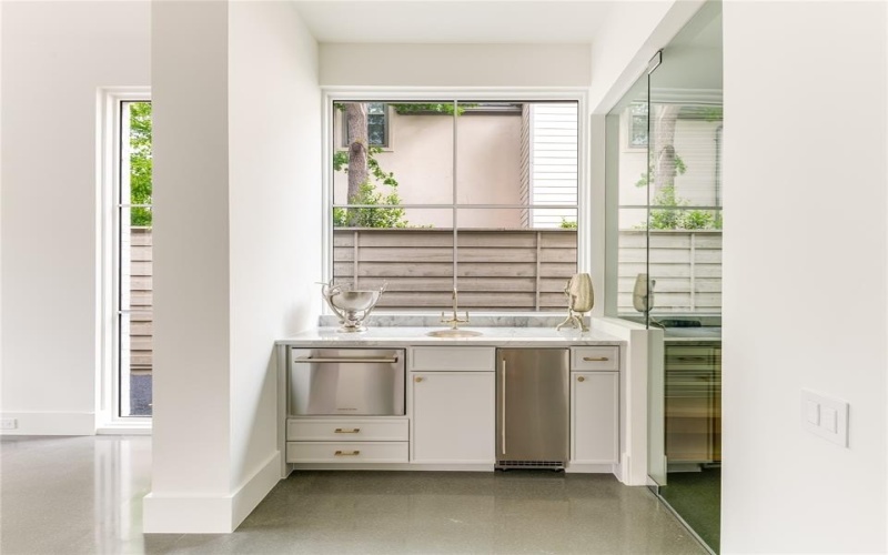 8404 Swananoah Road, Dallas, TX 75209, 5 Bedrooms Bedrooms, ,6 BathroomsBathrooms,Residential,For Sale,8404 Swananoah Road,20939609