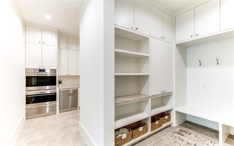 8404 Swananoah Road, Dallas, TX 75209, 5 Bedrooms Bedrooms, ,6 BathroomsBathrooms,Residential,For Sale,8404 Swananoah Road,20939609