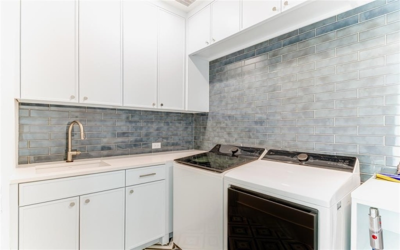 8404 Swananoah Road, Dallas, TX 75209, 5 Bedrooms Bedrooms, ,6 BathroomsBathrooms,Residential,For Sale,8404 Swananoah Road,20939609