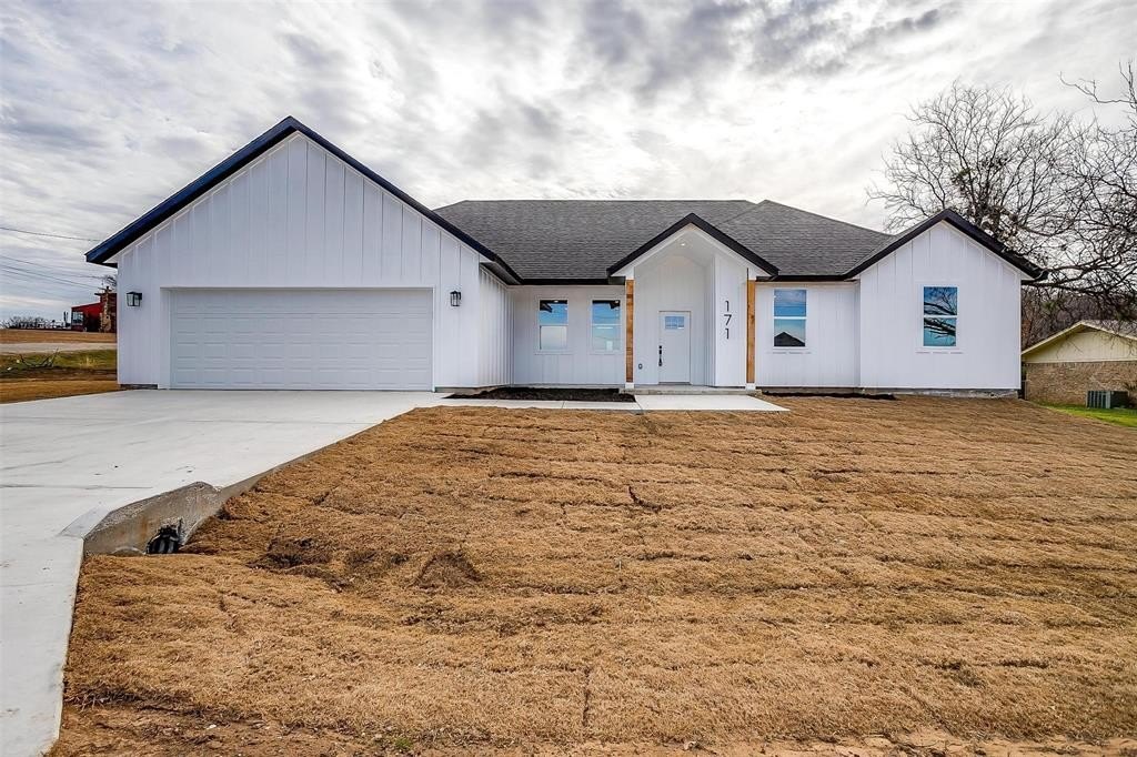 171 Tryall Court, Runaway Bay, TX 76426, 4 Habitaciones Habitaciones , ,2 BañosBaños,Residential,En Venta,171 Tryall Court,20940586