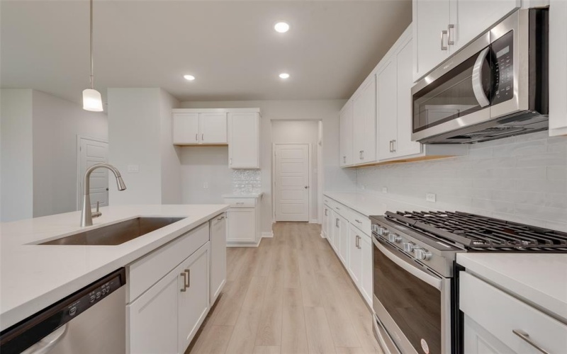 132 Ashbrook Street, Little Elm, TX 75068, 3 Bedrooms Bedrooms, ,2 BathroomsBathrooms,Residential,For Sale,132 Ashbrook Street,20940736