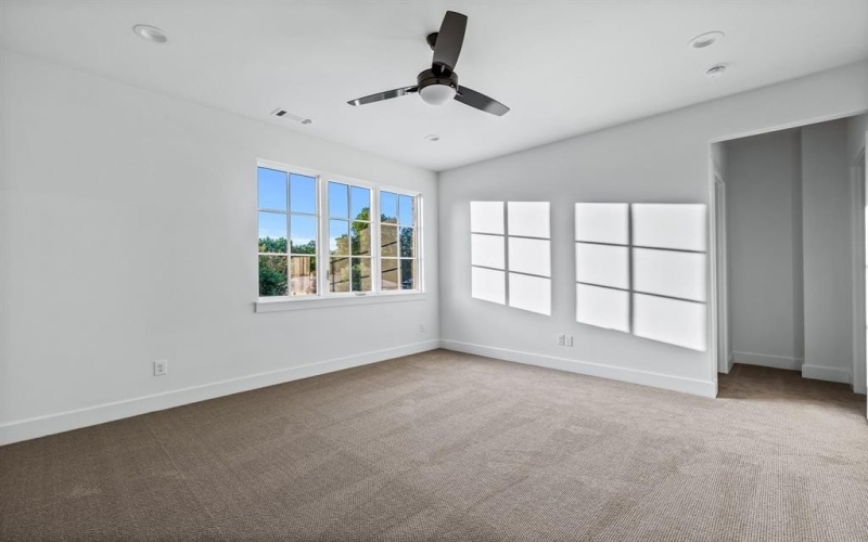 9234 San Fernando Way, Dallas, TX 75218, 4 Bedrooms Bedrooms, ,5 BathroomsBathrooms,Residential,For Sale,9234 San Fernando Way,20940810