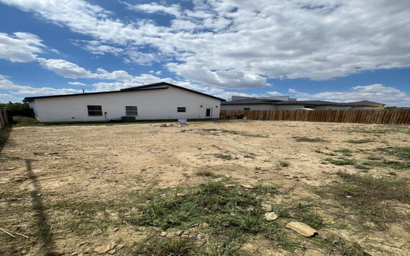 1042 COLON LANE, Eagle Pass, TX 78852, 3 Bedrooms Bedrooms, ,2 BathroomsBathrooms,Residential,For Sale,1042 COLON LANE,81278