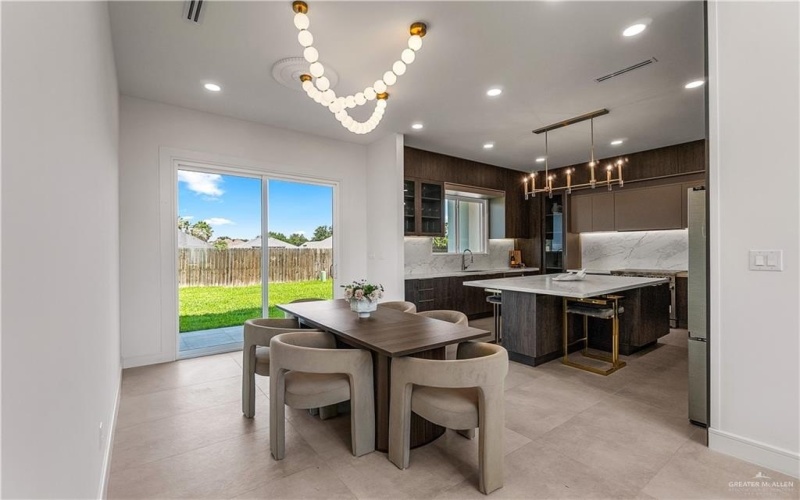 4916 N 26th Street, McAllen, TX 78504, 4 Habitaciones Habitaciones , ,3 BañosBaños,Residential,En Venta,4916 N 26th Street,471687