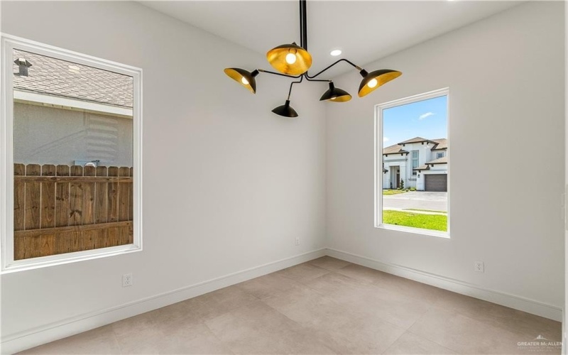 4916 N 26th Street, McAllen, TX 78504, 4 Habitaciones Habitaciones , ,3 BañosBaños,Residential,En Venta,4916 N 26th Street,471687