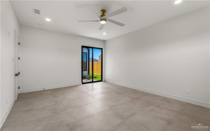 4916 N 26th Street, McAllen, TX 78504, 4 Habitaciones Habitaciones , ,3 BañosBaños,Residential,En Venta,4916 N 26th Street,471687