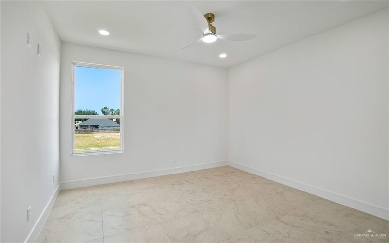 4916 N 26th Street, McAllen, TX 78504, 4 Habitaciones Habitaciones , ,3 BañosBaños,Residential,En Venta,4916 N 26th Street,471687