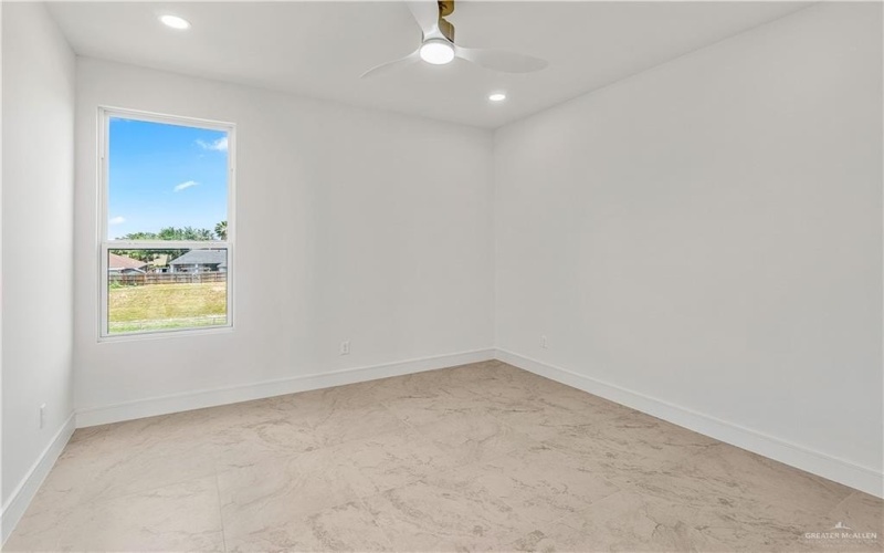 4916 N 26th Street, McAllen, TX 78504, 4 Habitaciones Habitaciones , ,3 BañosBaños,Residential,En Venta,4916 N 26th Street,471687