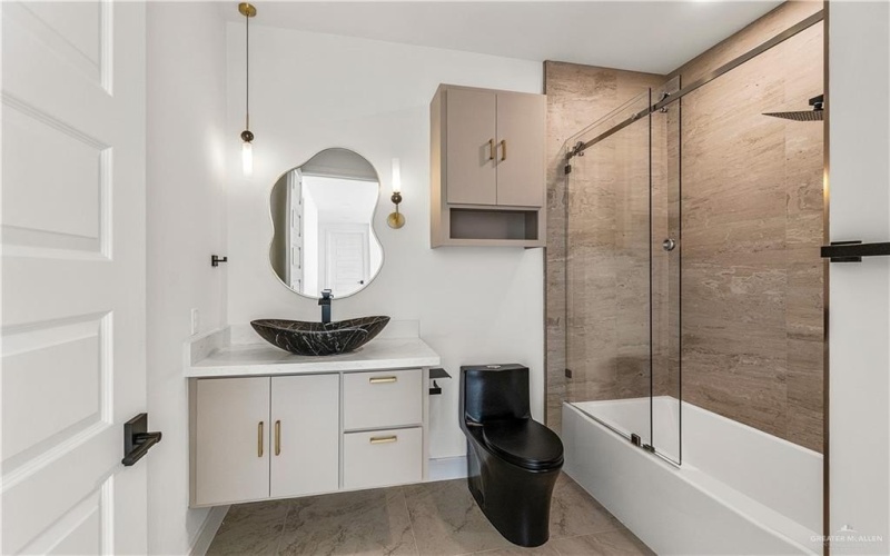 4916 N 26th Street, McAllen, TX 78504, 4 Habitaciones Habitaciones , ,3 BañosBaños,Residential,En Venta,4916 N 26th Street,471687