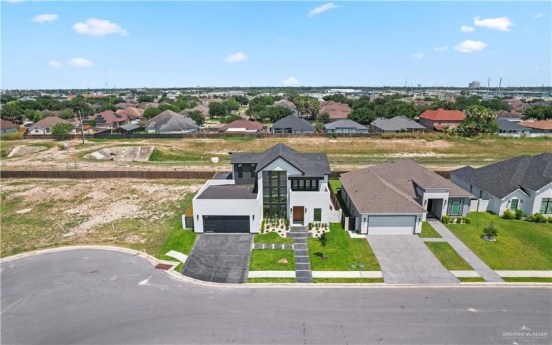 4916 N 26th Street, McAllen, TX 78504, 4 Habitaciones Habitaciones , ,3 BañosBaños,Residential,En Venta,4916 N 26th Street,471687