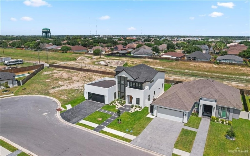 4916 N 26th Street, McAllen, TX 78504, 4 Habitaciones Habitaciones , ,3 BañosBaños,Residential,En Venta,4916 N 26th Street,471687