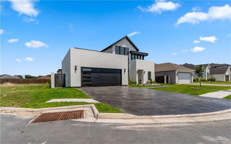 4916 N 26th Street, McAllen, TX 78504, 4 Habitaciones Habitaciones , ,3 BañosBaños,Residential,En Venta,4916 N 26th Street,471687
