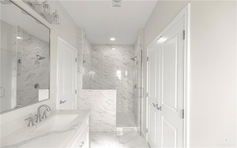 4313 Xenops Avenue, McAllen, TX 78504, 4 Habitaciones Habitaciones , ,2 BañosBaños,Residential,En Venta,4313 Xenops Avenue,471721