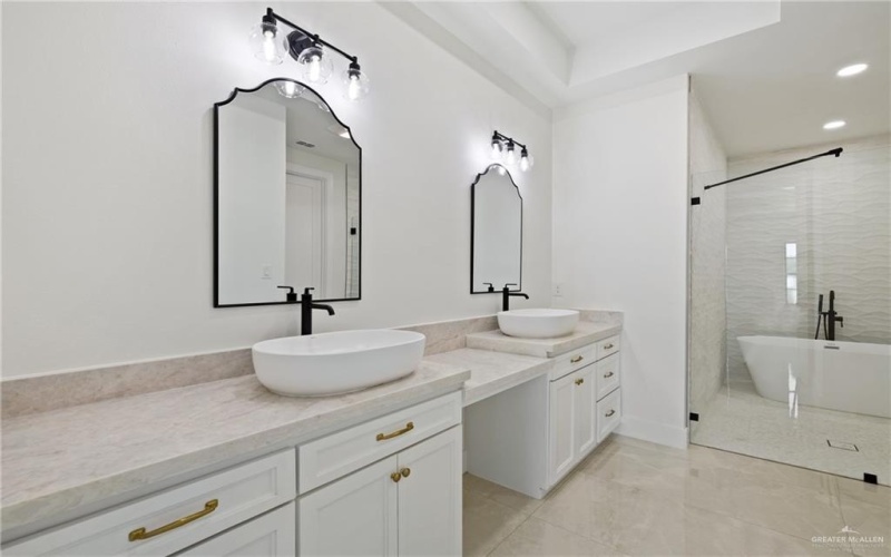 3726 White Rock Circle, Harlingen, TX 78552, 4 Habitaciones Habitaciones , ,3 BañosBaños,Residential,En Venta,3726 White Rock Circle,471768
