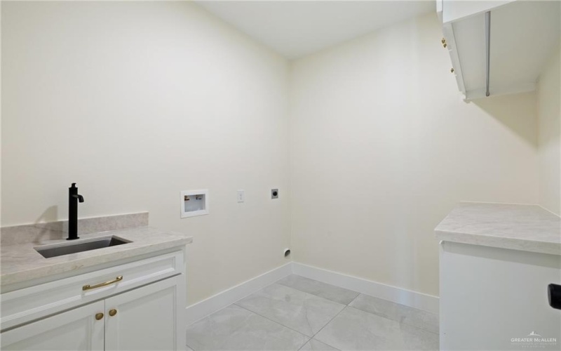 3726 White Rock Circle, Harlingen, TX 78552, 4 Habitaciones Habitaciones , ,3 BañosBaños,Residential,En Venta,3726 White Rock Circle,471768