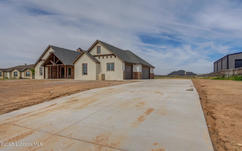 17020 County Rd 2110, Lubbock, TX 79423, 4 Bedrooms Bedrooms, ,3 BathroomsBathrooms,Residential,For Sale,17020 County Rd 2110,202554950