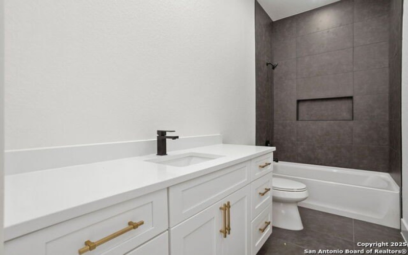 1126 Paso Hondo, San Antonio, TX 78202, 3 Habitaciones Habitaciones , ,2 BañosBaños,Residential,En Venta,1126 Paso Hondo,1868462