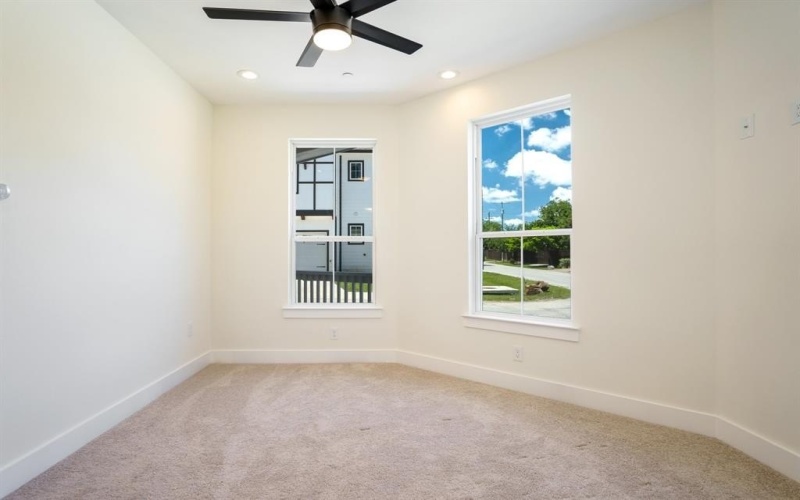 270 Harris Street, Lewisville, TX 75057, 3 Habitaciones Habitaciones , ,3 BañosBaños,Residential,En Venta,270 Harris Street,20930453